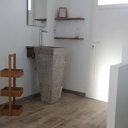 B&B Les Chambres De La Nouvelle Alienor 쿠에뜨비가로크