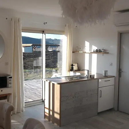 B&B Les Chambres De La Nouvelle Alienor *